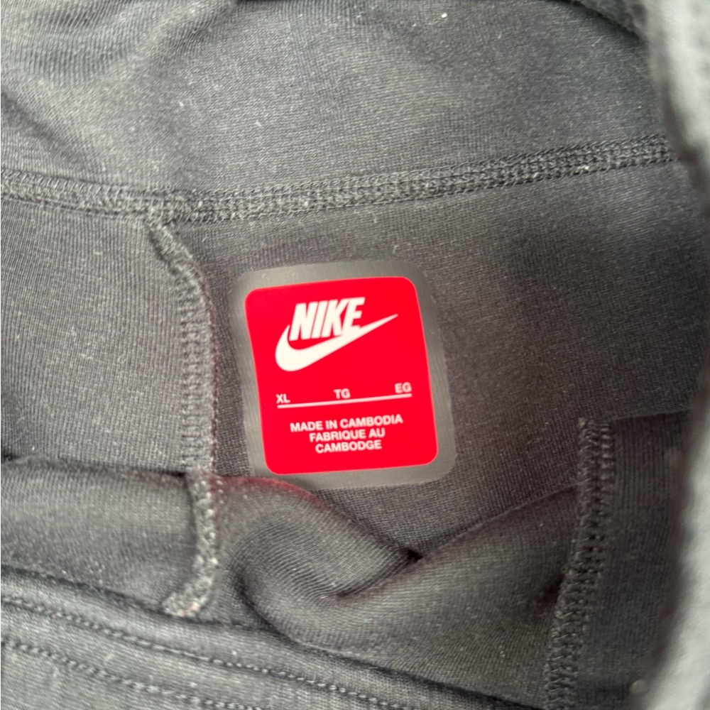 Nike Tech Fleece Shorts Black Youth XL - Picture 4 of 6